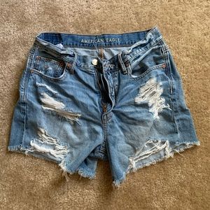 American Eagle 90’s boyfriend shorts